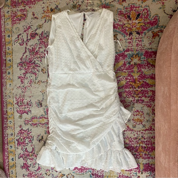 Selfie Leslie CHERISH THE MOMENT RUCHED RUFFLE HAIL SPOT DRESS WHITE - Picture 4 of 5
